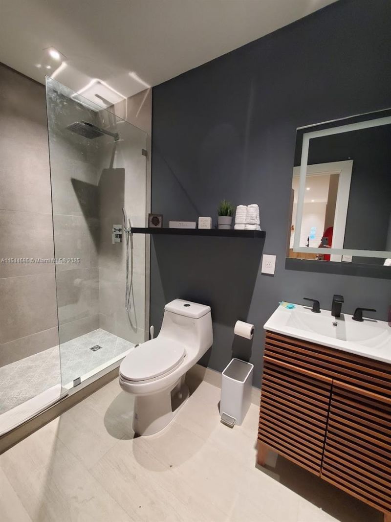 740 SW 9th St, Unit 2, Miami, FL 33130 Photo