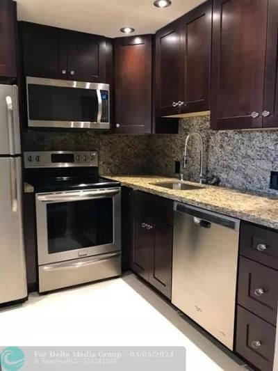 21 Dorset A, Boca Raton, FL 33434 Photo