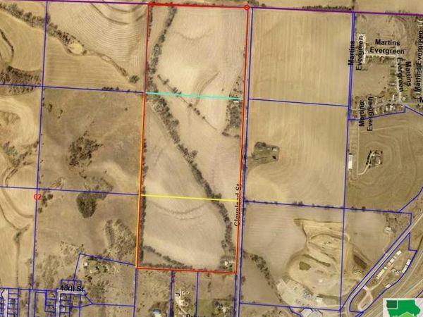 4919 Cleveland St, Sioux City, IA 51108