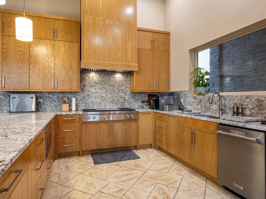Property Image 136