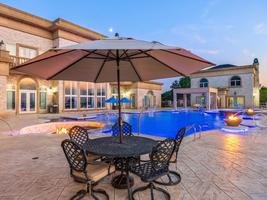 Property Image 100