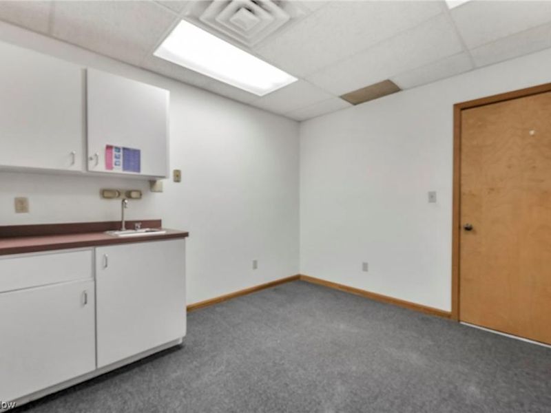 33398 Walker, Unit D, Avon Lake, OH 44012 Photo 12