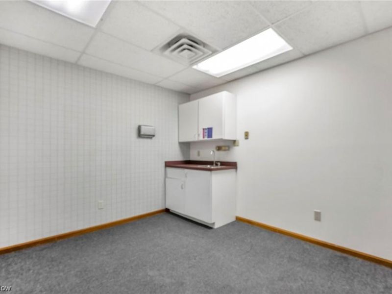 33398 Walker, Unit D, Avon Lake, OH 44012 Photo 14