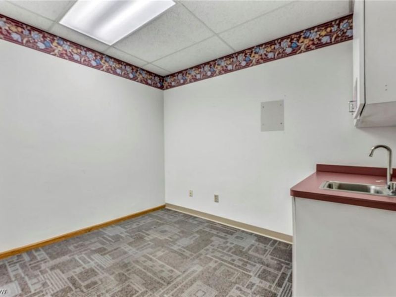 33398 Walker, Unit D, Avon Lake, OH 44012 Photo 15