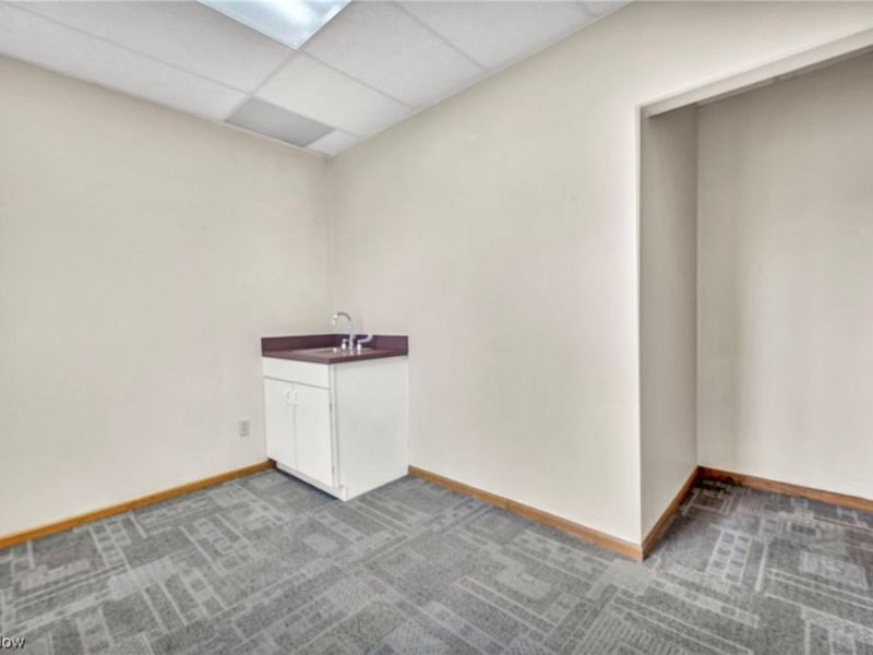 33398 Walker, Unit D, Avon Lake, OH 44012 Photo 19