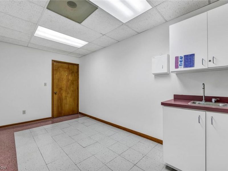 33398 Walker, Unit D, Avon Lake, OH 44012 Photo 23