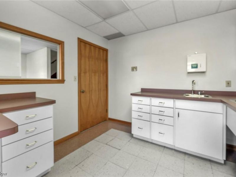 33398 Walker, Unit D, Avon Lake, OH 44012 Photo 25