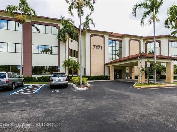 7171 N University Dr, Unit 100, Tamarac, FL 33321
