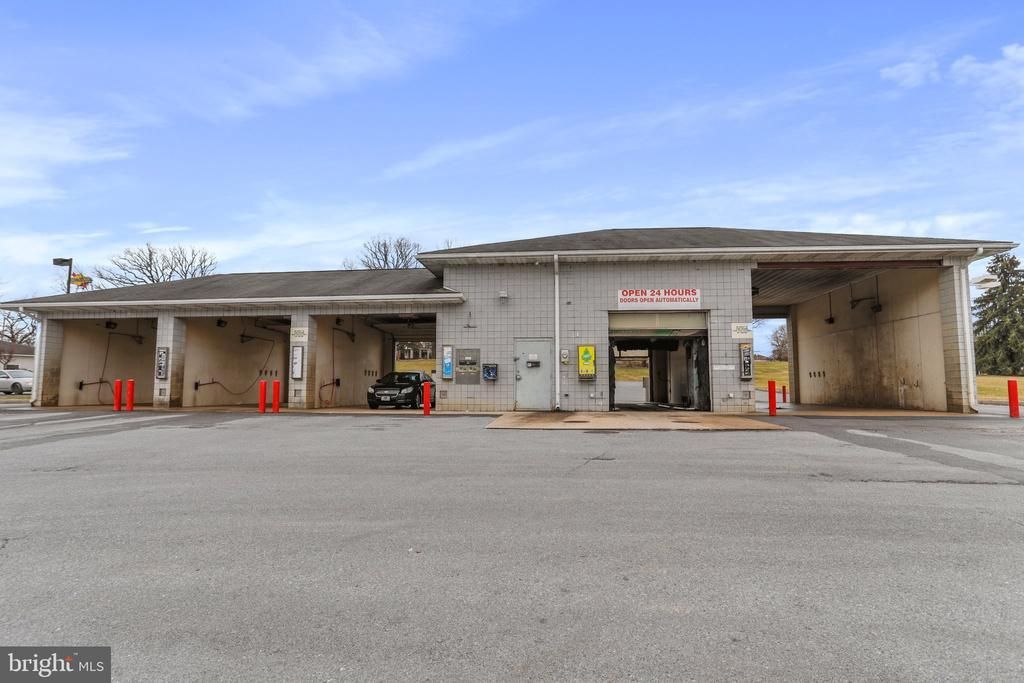 1424 DORON DRIVE, CHAMBERSBURG, PA 17202