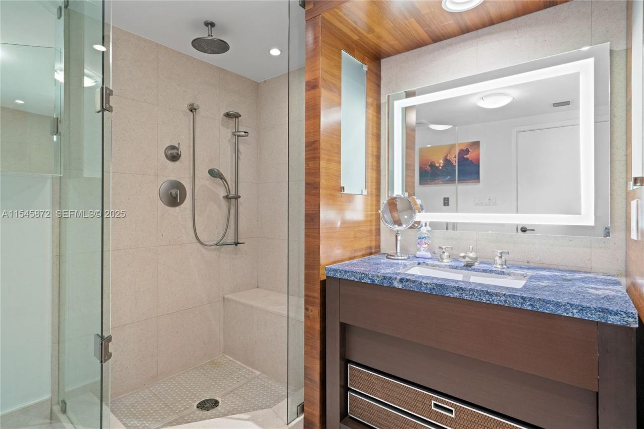 6801 Collins Ave, Unit 1206, Miami Beach, FL 33141 Photo