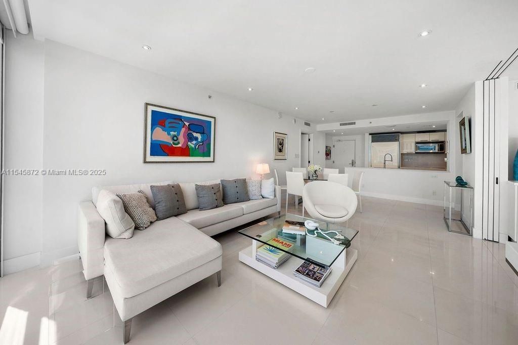 6801 Collins Ave, Unit 1206, Miami Beach, FL 33141 Photo