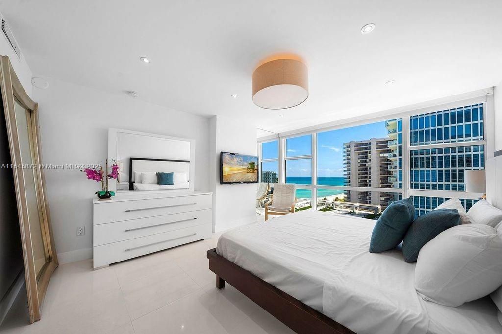 6801 Collins Ave, Unit 1206, Miami Beach, FL 33141 Photo