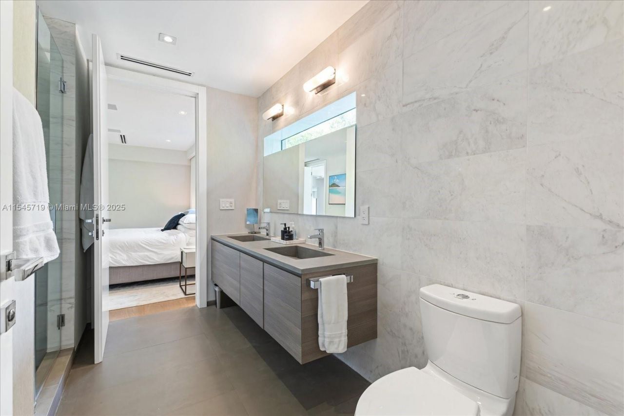 401 E Rivo Alto Dr, Miami Beach, FL 33139 Photo