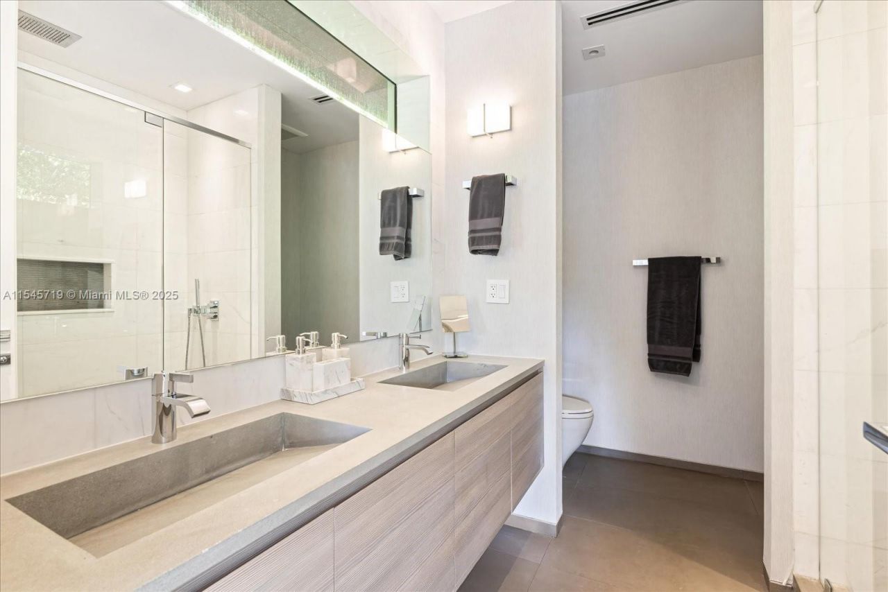 401 E Rivo Alto Dr, Miami Beach, FL 33139 Photo