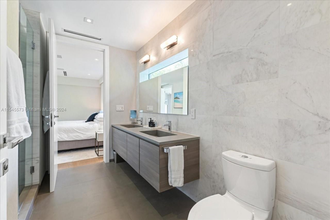 401 E Rivo Alto Dr, Miami Beach, FL 33139 Photo