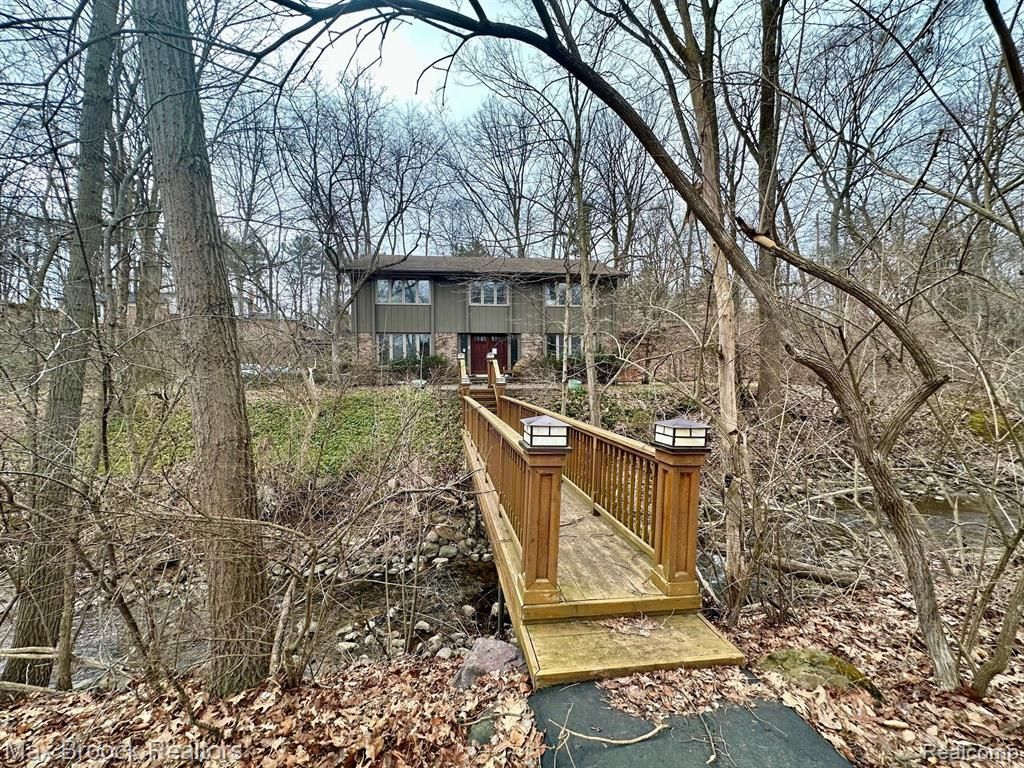 28405 Danvers, Farmington Hills, MI 48334 Main Photo