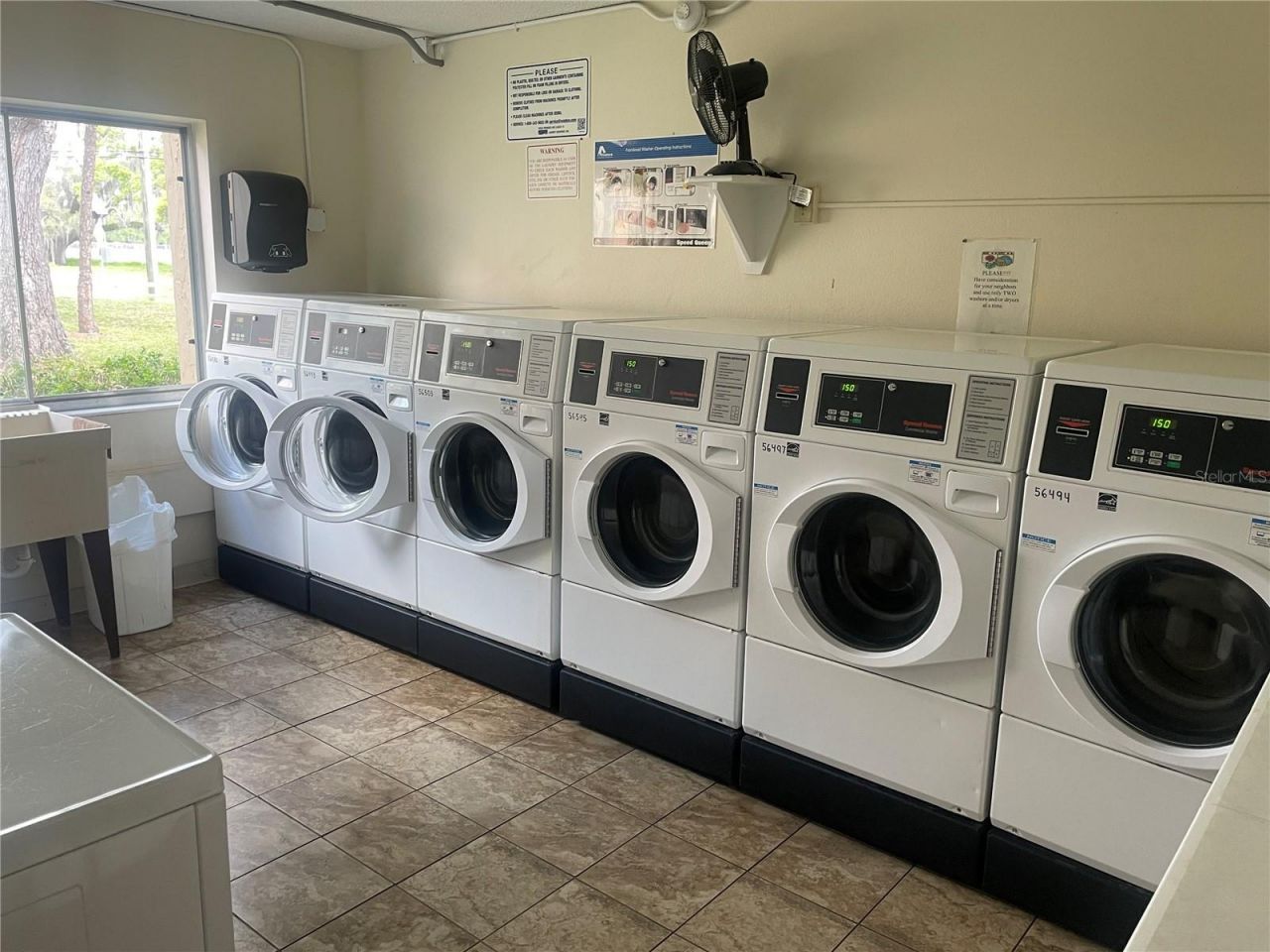 1310 Glen Oaks Drive E, Unit 182E, Sarasota, FL 34232 Photo