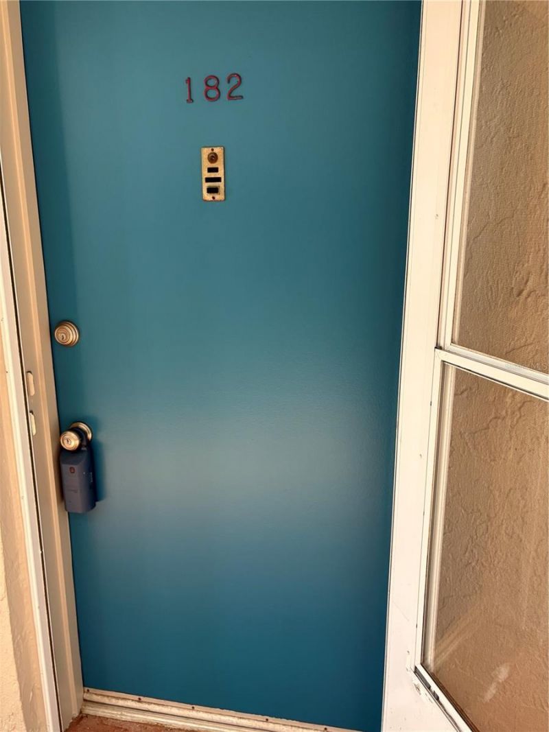 1310 Glen Oaks Drive E, Unit 182E, Sarasota, FL 34232 Photo