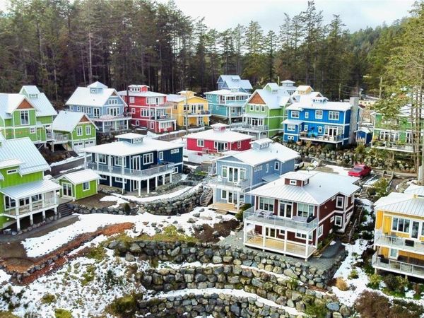 1100 Spirit Bay Rd, Sooke, BC V9Z 1N6