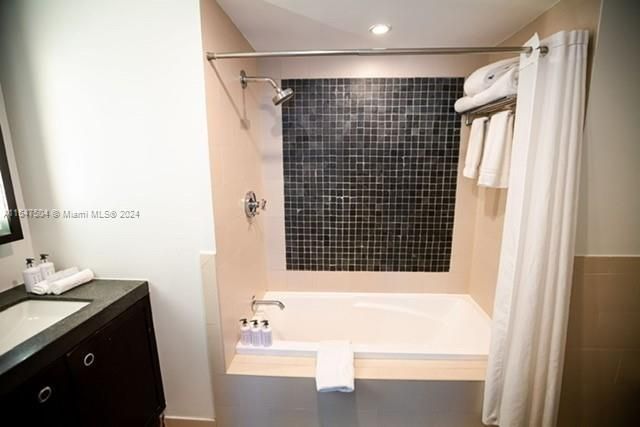 17315 Collins Ave, Unit 1105, Sunny Isles Beach, FL 33160 Photo