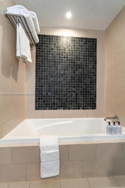 17315 Collins Ave, Unit 1105, Sunny Isles Beach, FL 33160 Photo