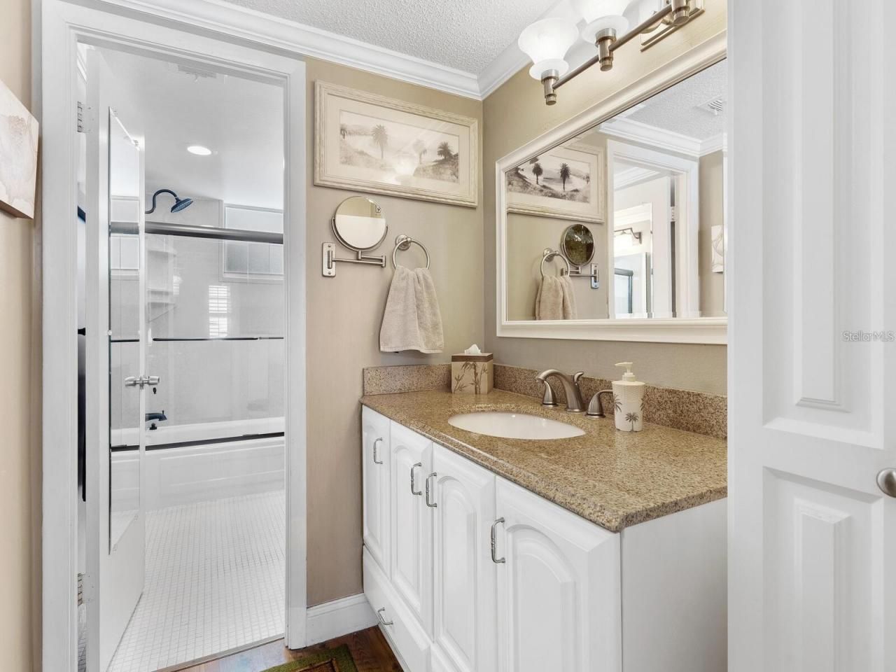 600 Sutton Place, Unit 201, Longboat Key, FL 34228 Photo