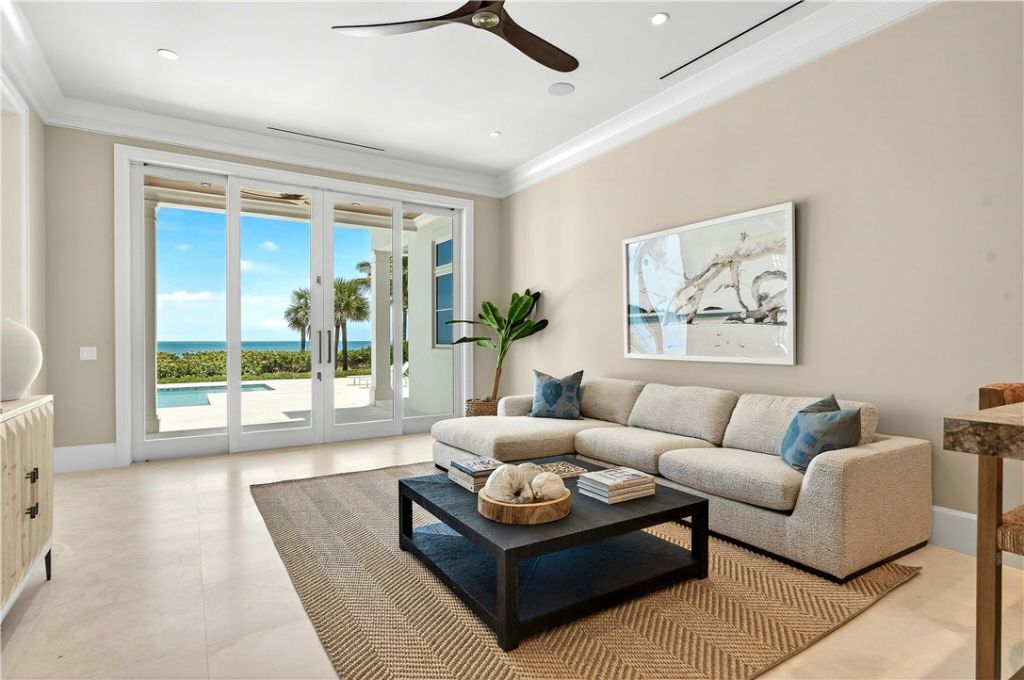 330 N Blue Wave Lane, Vero Beach, FL 32963 Photo