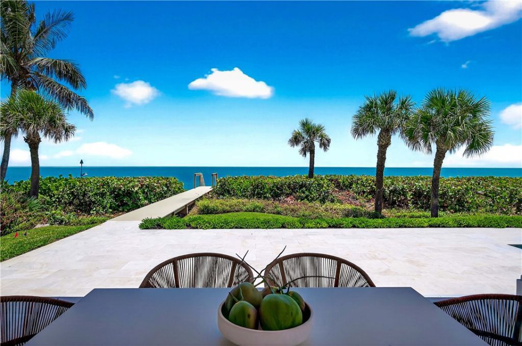 330 N Blue Wave Lane, Vero Beach, FL 32963 Photo