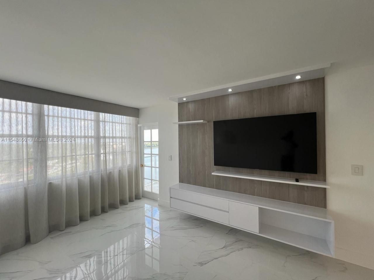 1301 NE Miami Gardens Dr, Unit 1101W, Miami, FL 33179 Photo