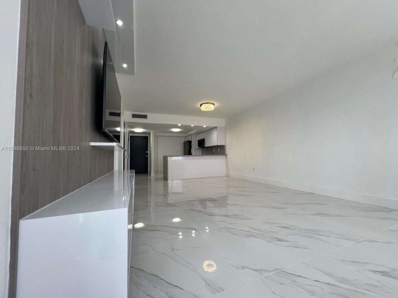 1301 NE Miami Gardens Dr, Unit 1101W, Miami, FL 33179 Photo