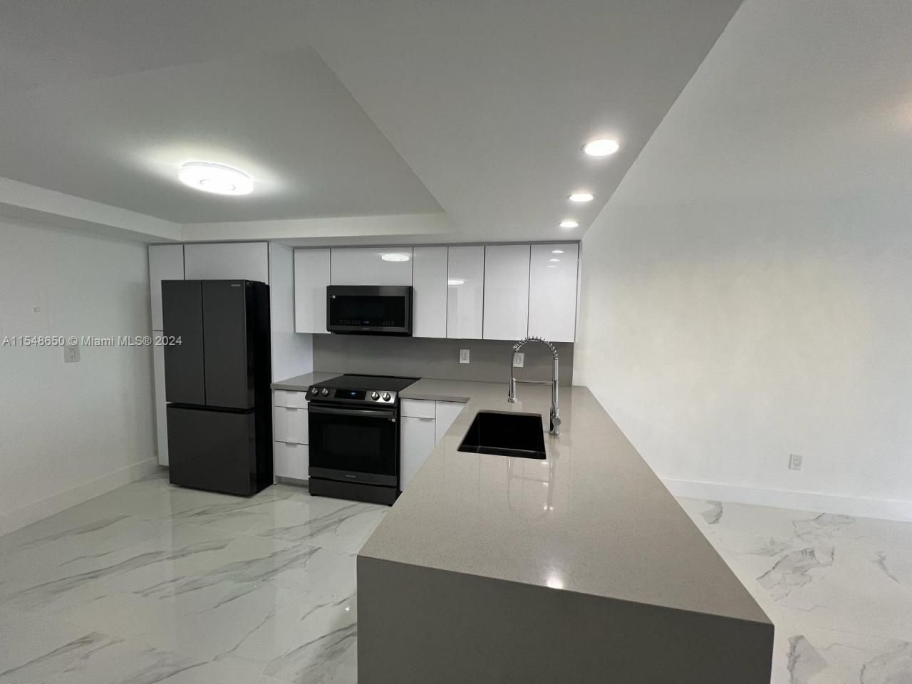 1301 NE Miami Gardens Dr, Unit 1101W, Miami, FL 33179 Photo
