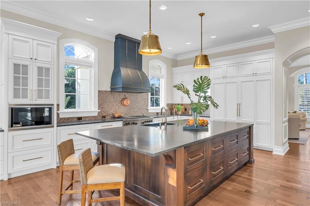 40 5th Ave S, Naples, FL 34102 Photo