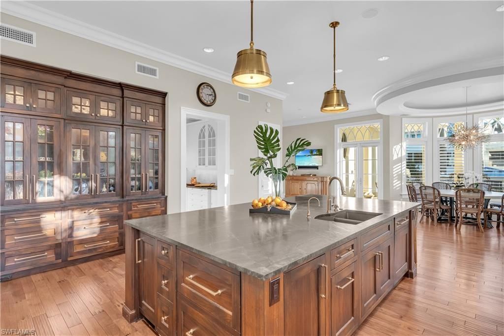 40 5th Ave S, Naples, FL 34102 Photo