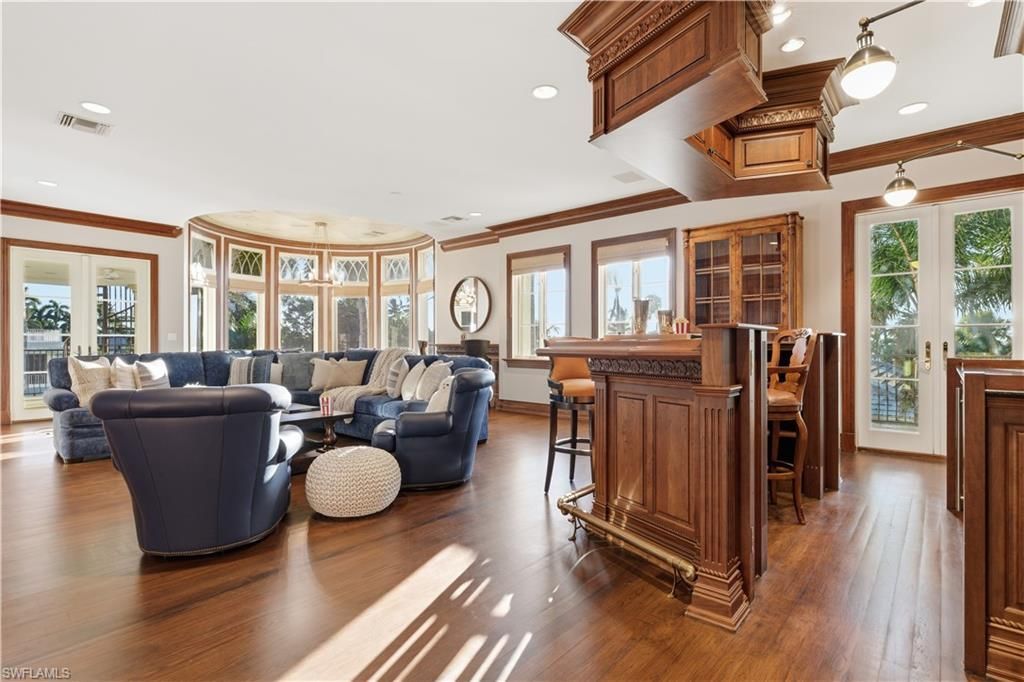 40 5th Ave S, Naples, FL 34102 Photo