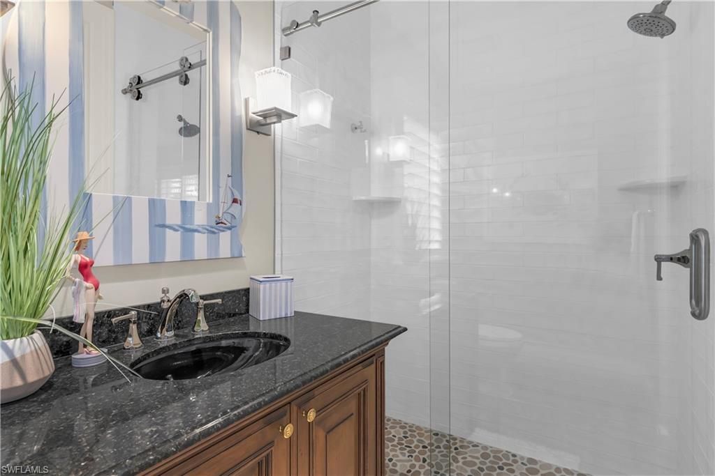 40 5th Ave S, Naples, FL 34102 Photo