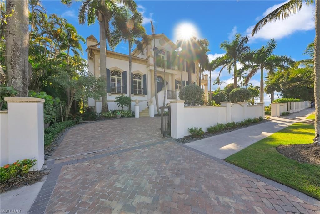 40 5th Ave S, Naples, FL 34102 Photo