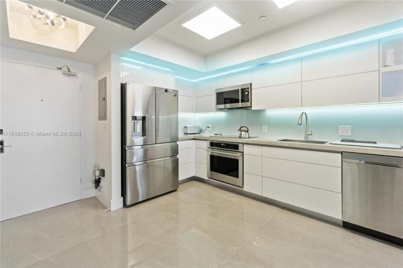 100 Lincoln Rd, Unit 1602, Miami Beach, FL 33139 Photo