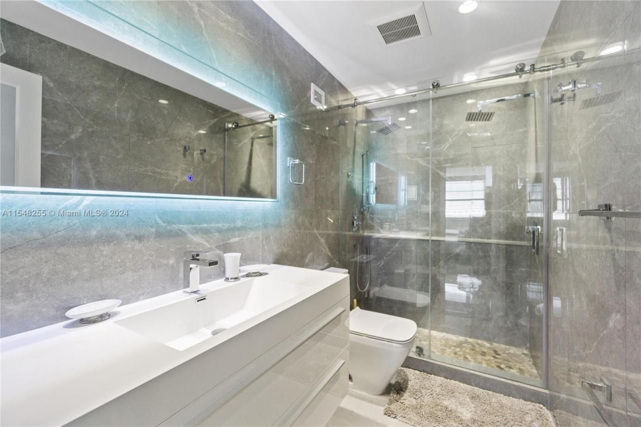 100 Lincoln Rd, Unit 1602, Miami Beach, FL 33139 Photo