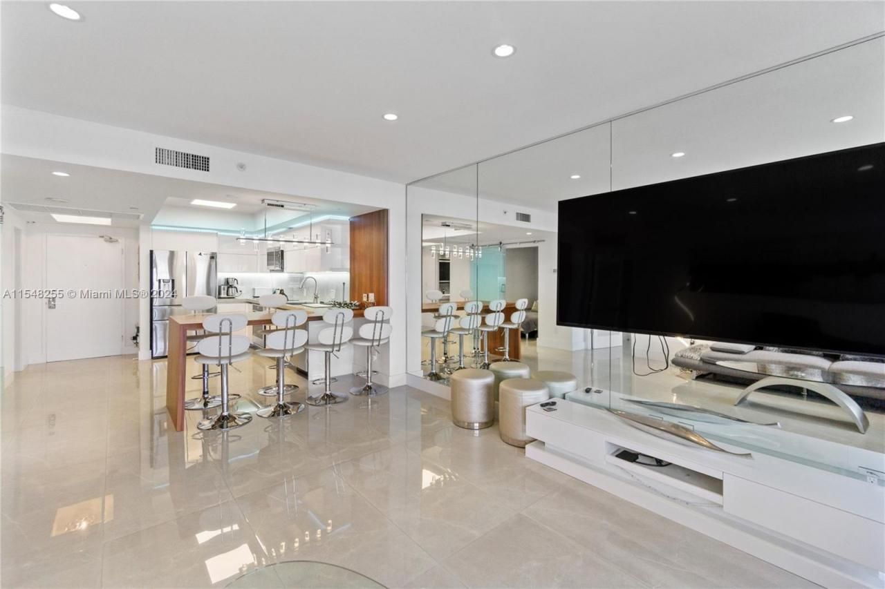 100 Lincoln Rd, Unit 1602, Miami Beach, FL 33139 Photo