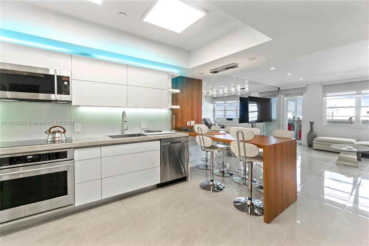 100 Lincoln Rd, Unit 1602, Miami Beach, FL 33139 Photo