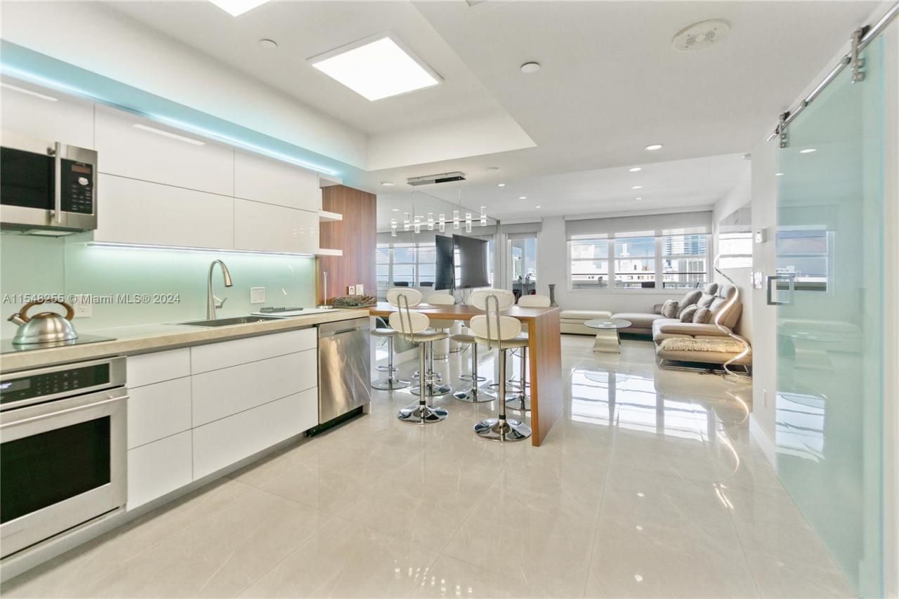 100 Lincoln Rd, Unit 1602, Miami Beach, FL 33139 Photo