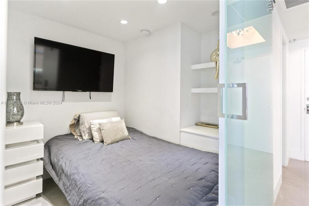 100 Lincoln Rd, Unit 1602, Miami Beach, FL 33139 Photo