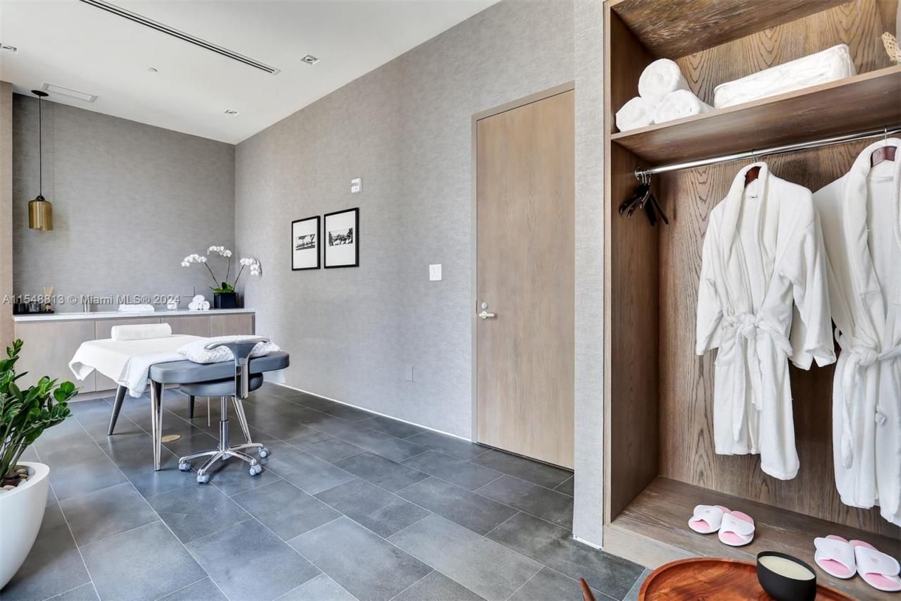 480 NE 31st St, Unit 2202, Miami, FL 33137 Photo