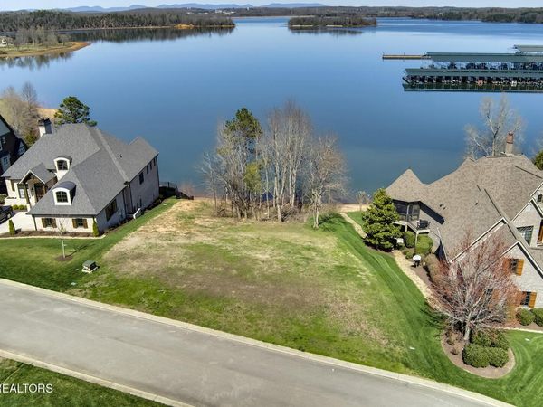 204 Cypress Pointe Drive, Lenoir City, TN 37772