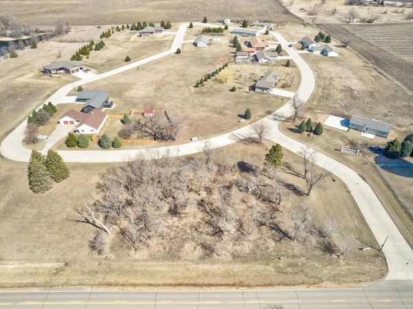 1675 365th Avenue, Estherville, IA 51334