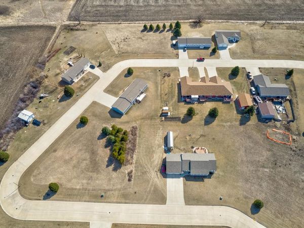1633 365th Avenue, Estherville, IA 51334
