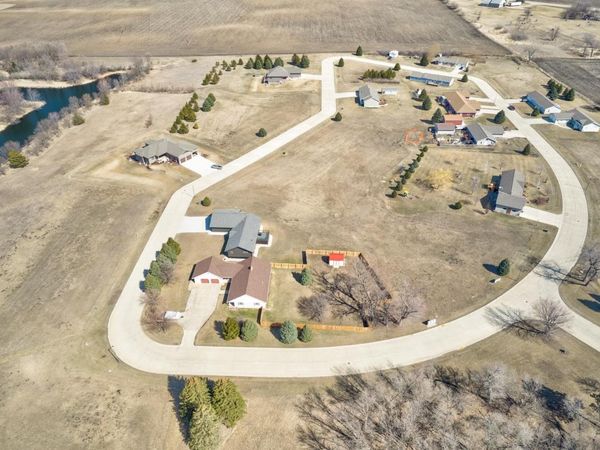1618 365th Avenue, Estherville, IA 51334