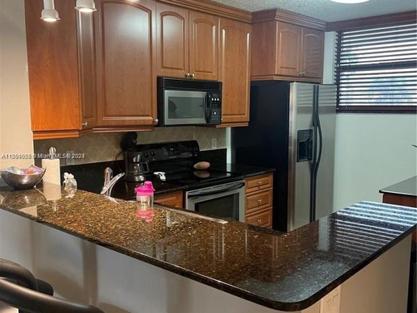 110 Lake Emerald Dr, Unit 203, Oakland Park, FL 33309