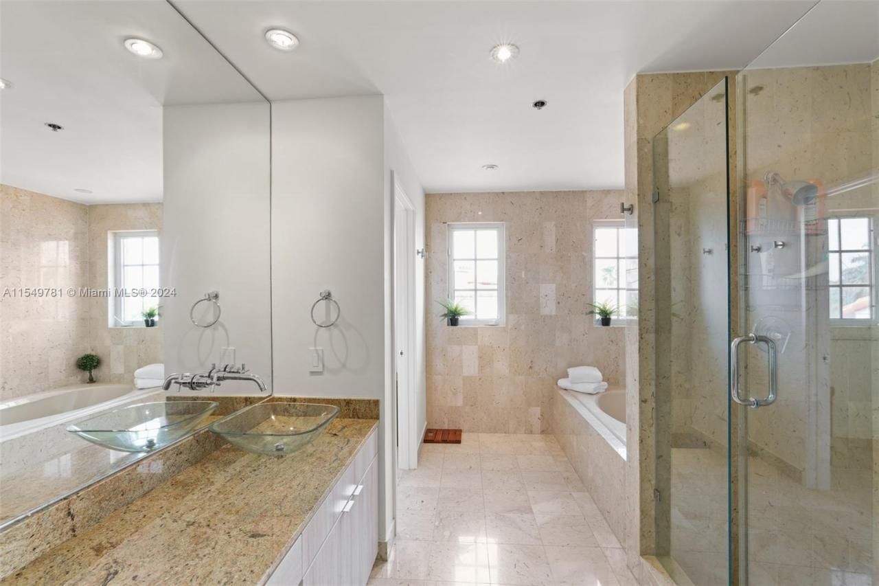 2442 Fisher Island Dr, Unit 5402, Miami Beach, FL 33109 Photo