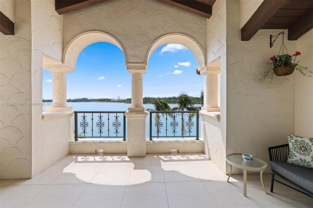 2442 Fisher Island Dr, Unit 5402, Miami Beach, FL 33109 Photo